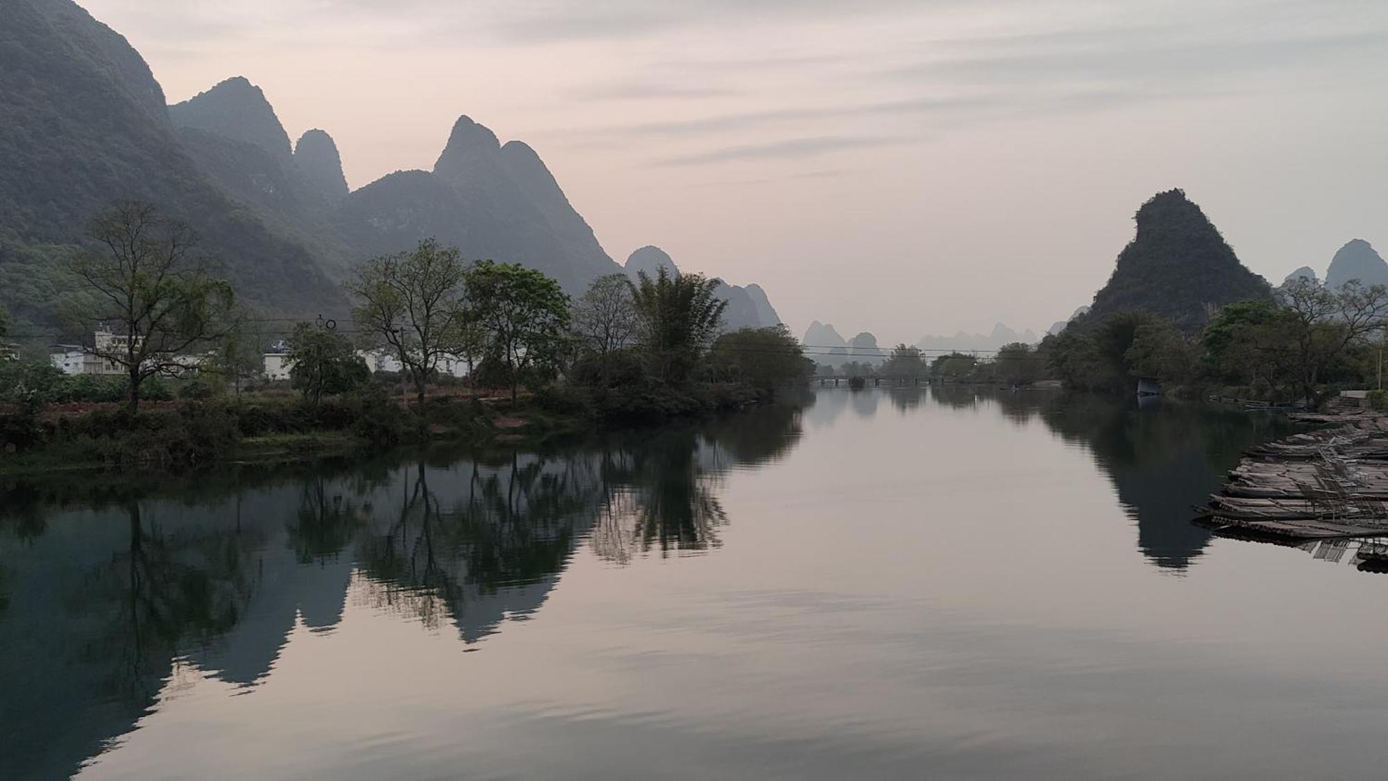 Yangshuo Tea Cozy--One Way Free Pick Up From Airport Or Ts 4 Nights Pensionat Exteriör bild